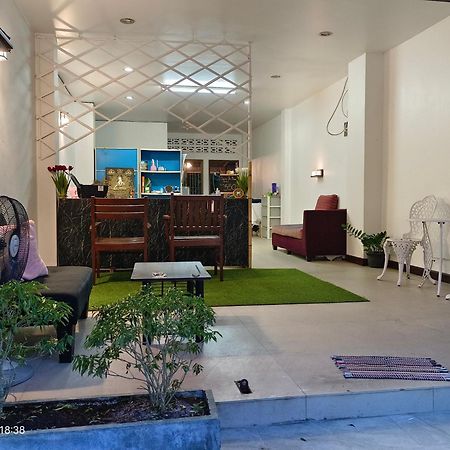 In Box Hostel Lipa Noi Exterior foto