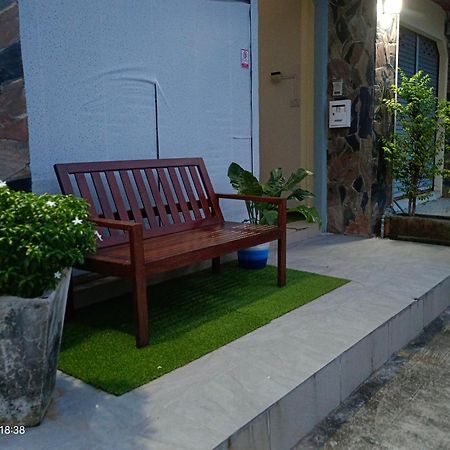 In Box Hostel Lipa Noi Exterior foto