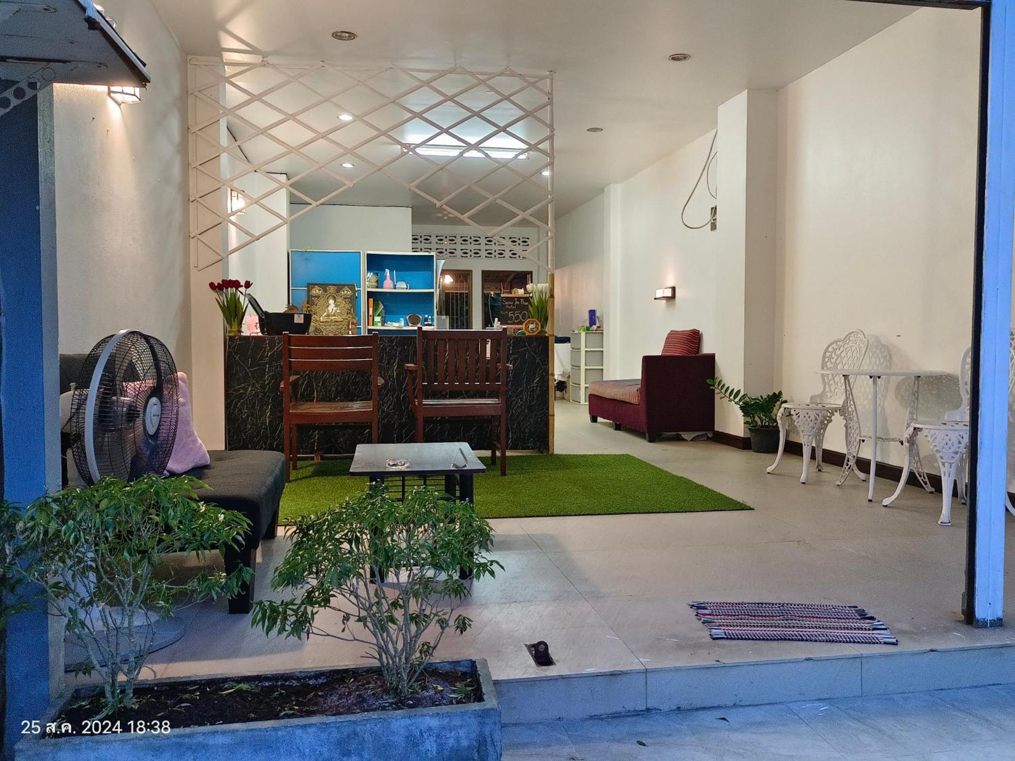 In Box Hostel Lipa Noi Exterior foto
