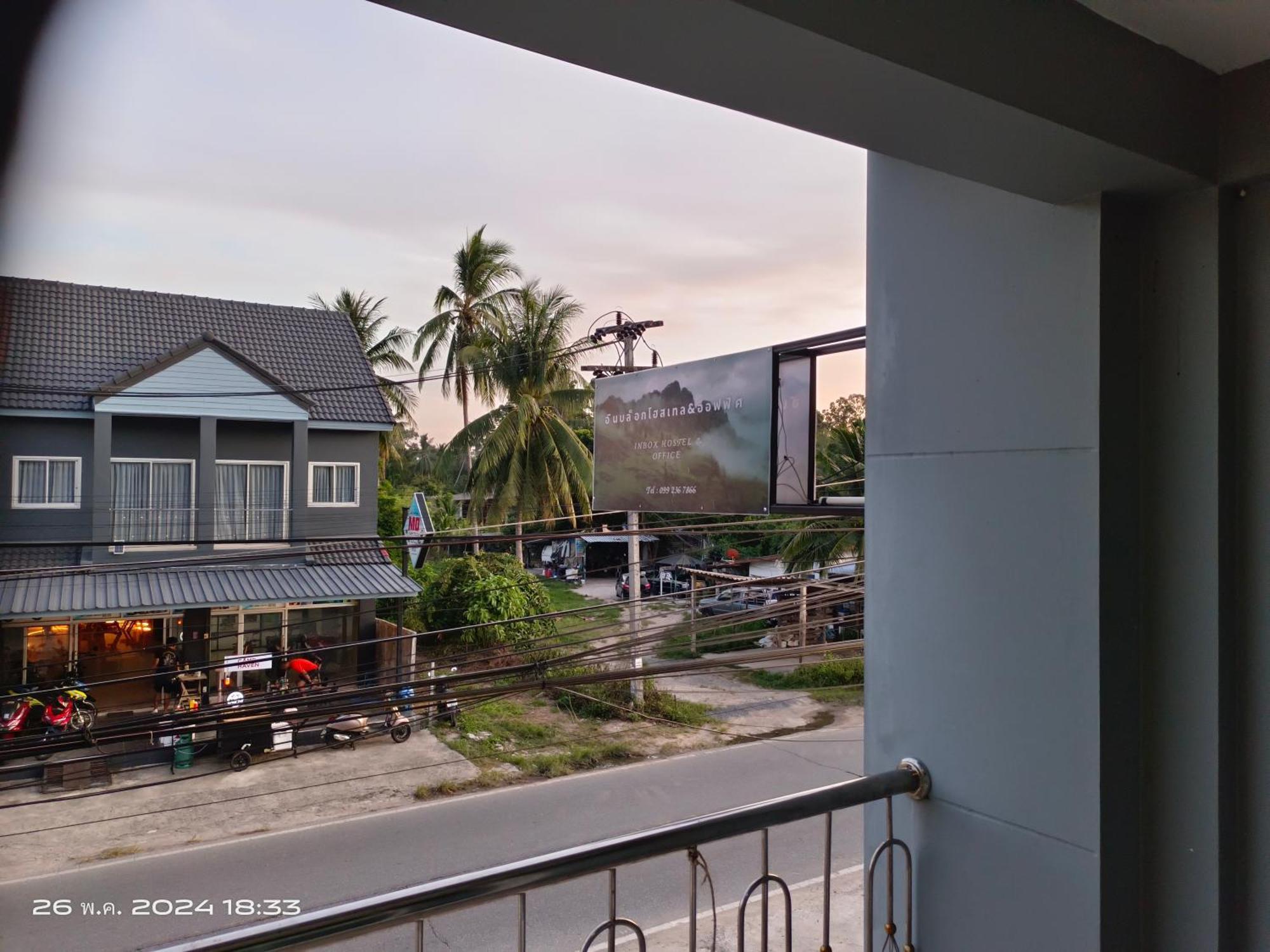 In Box Hostel Lipa Noi Exterior foto